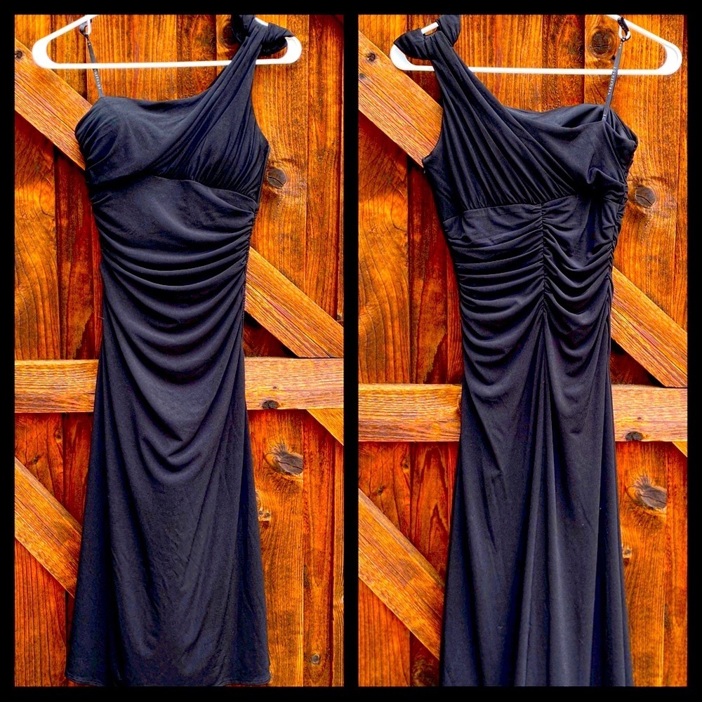 Masquerade 1 Shoulder Ruched Black Formal - Fitted - Picture 1 of 5